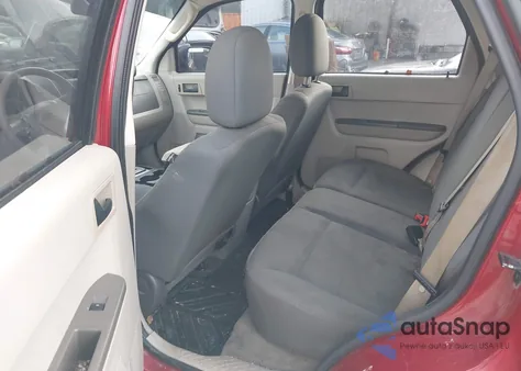 2010 Ford Escape Xls из США, поврежденный, VIN 1FMCU0C71AKD42794